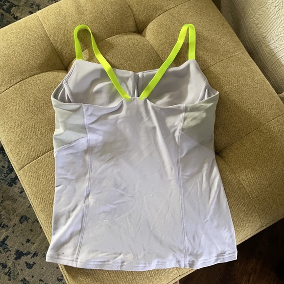Nike dri-fit built in bra workout tank top - Picture 2 of 4